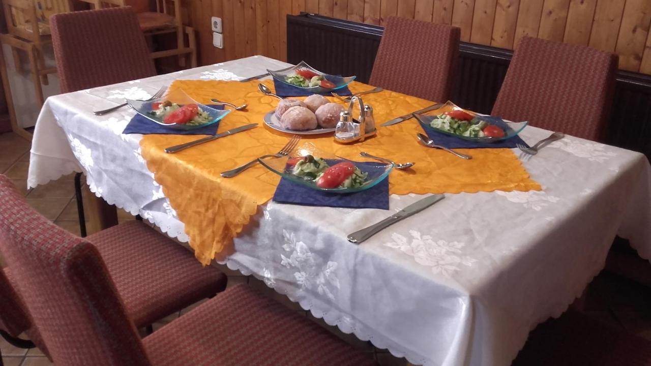Restaurant Pension Lubusch Gahro Eksteriør billede